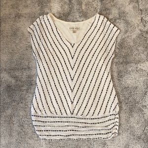 Knox Rose white and black shirt